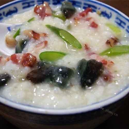 「自创」皮蛋瘦肉粥