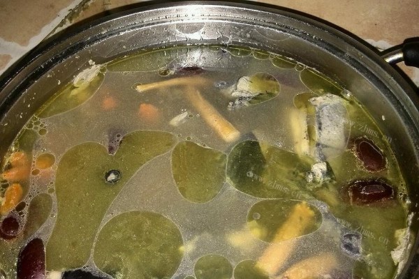 补血乌鸡汤