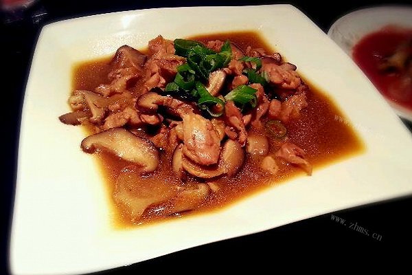 鸡腿炖蘑菇