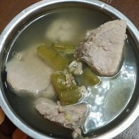 鲜美凉瓜瑶鉒瘦肉汤