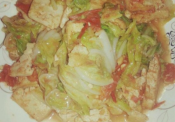家常西红柿白菜炒豆腐