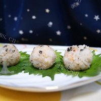 金枪鱼海苔饭团
