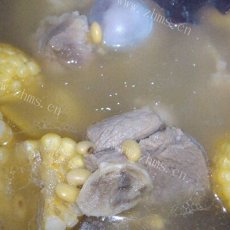 玉米黄豆大骨汤