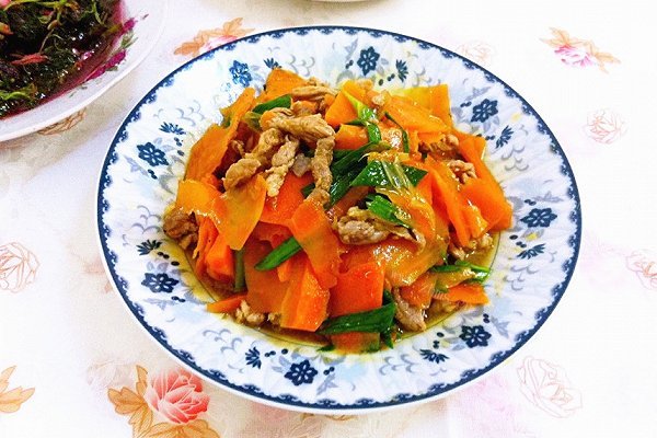 胡萝卜炒肉