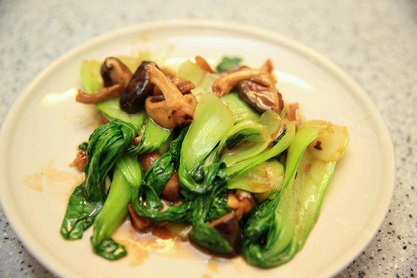 香菇油菜（没有很多调料，一样好吃）