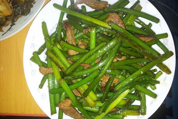 家常蒜苗炒牛肉