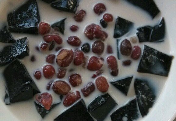 家常冰凉红豆奶香龟苓膏