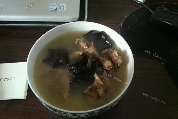 木耳山药鸽子汤