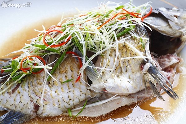家常清蒸鲫鱼