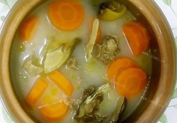 胡萝卜水鱼排骨汤