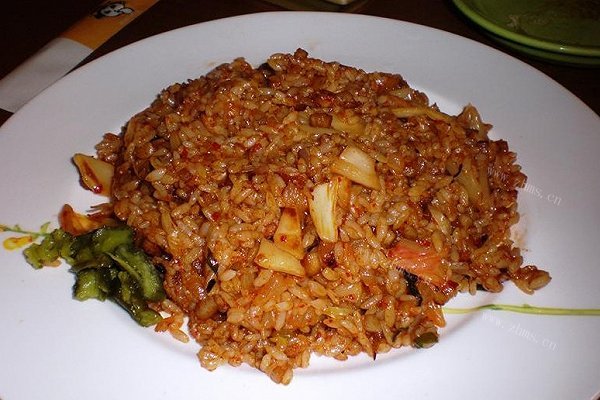 味道不错的辣白菜炒饭