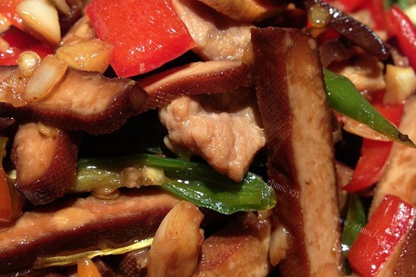 家常香干炒肉
