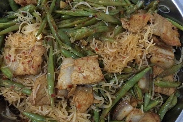 四季豆闷米粉