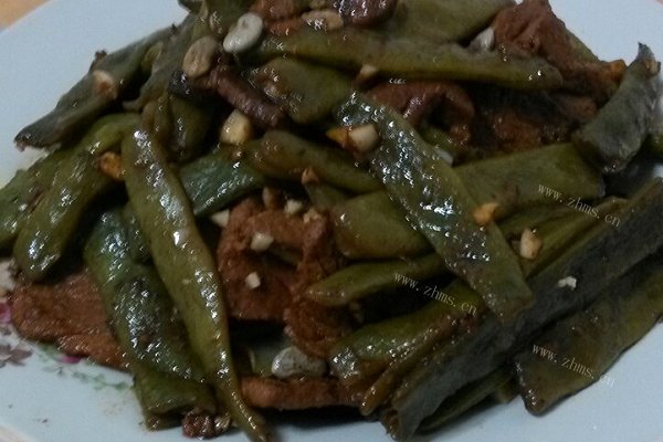 家常版肉片焖扁豆