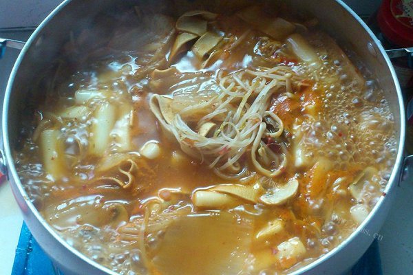 泡菜牛肉海鲜汤