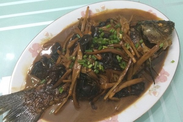 红烧鲫鱼