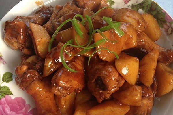 家庭自制土豆炖鸡翅