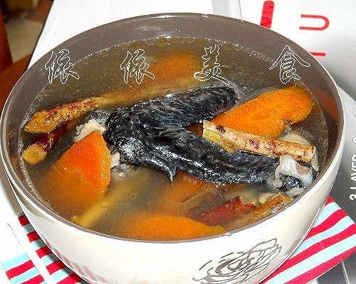 五指毛桃煲乌鸡汤