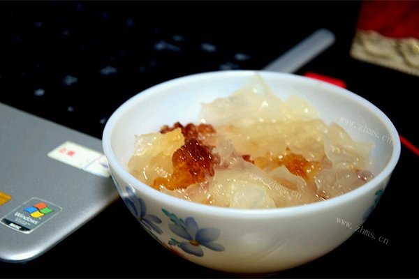银耳桃胶羹