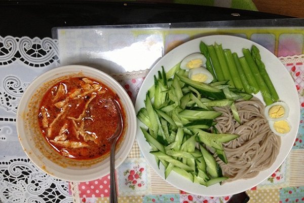 酸辣鸡丝凉面