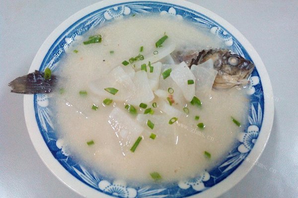 鲫鱼萝卜汤