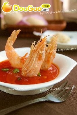 美味酥炸大虾配茄汁