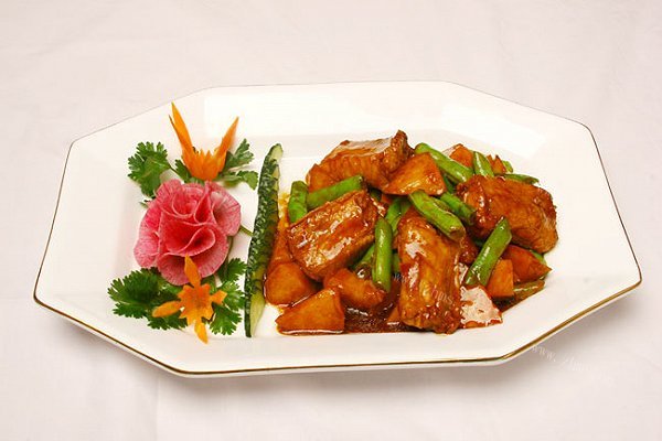 美味排骨炖土豆