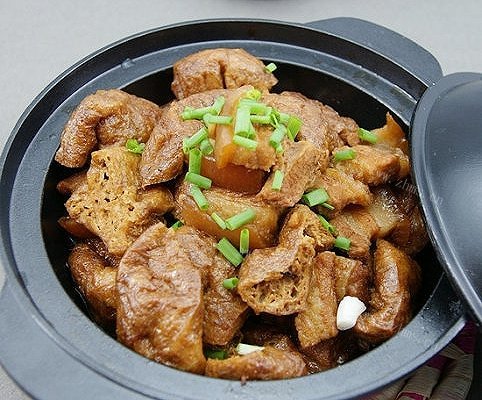 #爱美食#豆腐炸五花肉煲