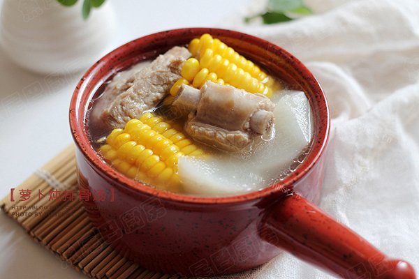 自制萝卜炖排骨汤