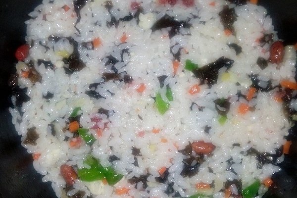 木耳腊肠炒饭