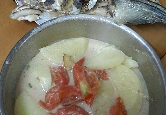 鱼头蕃茄薯仔汤