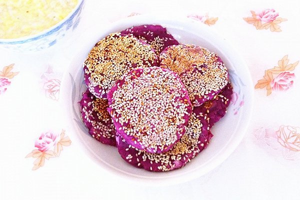 芝麻紫薯饼