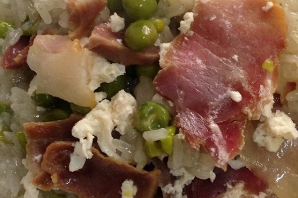 腊肉碗豆糯米饭