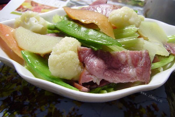 家常培根炒杂蔬