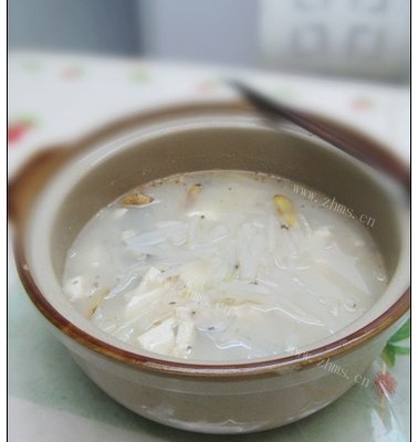 营养的萝卜丝豆腐鲫鱼汤