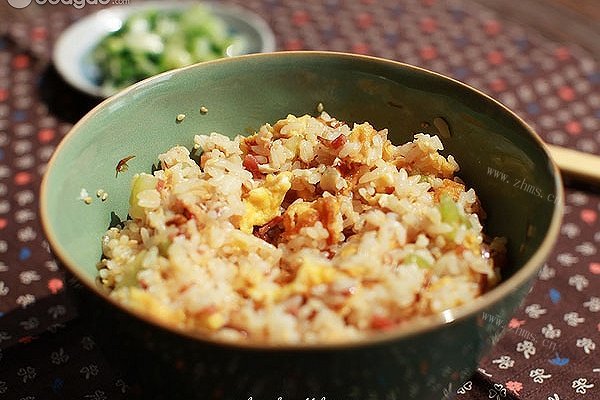 简易的芝麻柴鱼西芹拌饭