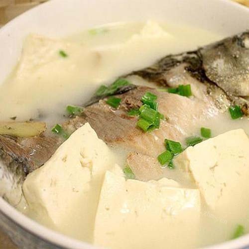 鲫鱼豆腐汤