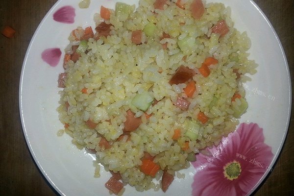 美味三丁黄金蛋炒饭