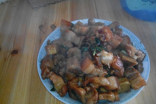 芋头红烧肉