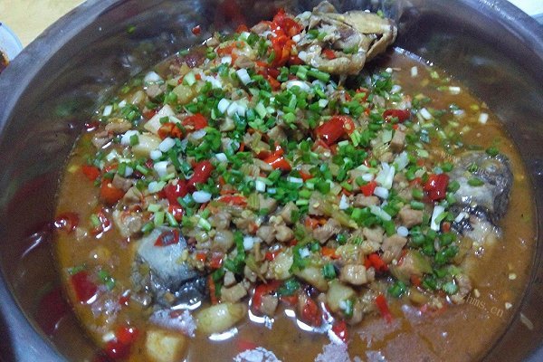 香辣鲫鱼