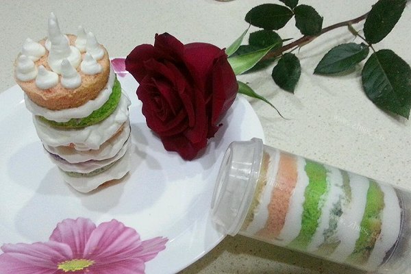 彩虹推筒蛋糕