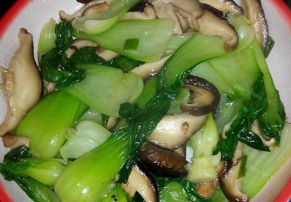 自制蘑菇炒青菜