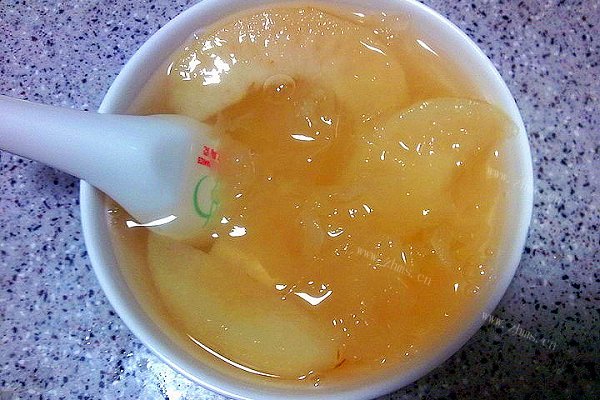 冰糖银耳炖雪梨
