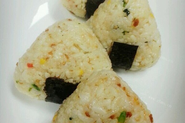 肉松炒蛋卷心菜饭团