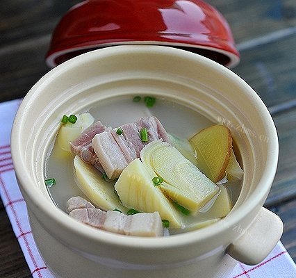家常咸肉炖毛笋