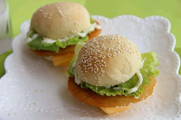 营养早餐 芝士鸡腿汉堡
