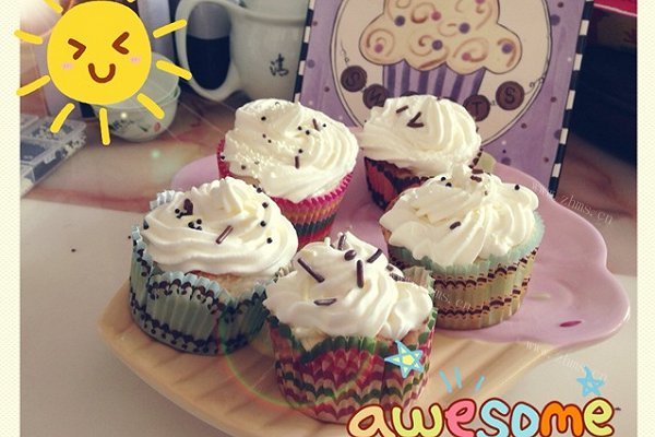 自制椰子烤棉花糖夹心cupcake