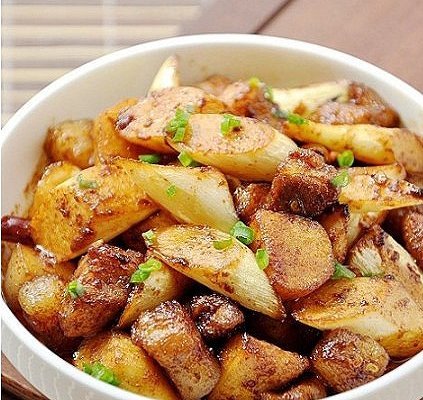 豆瓣酱焖五花肉