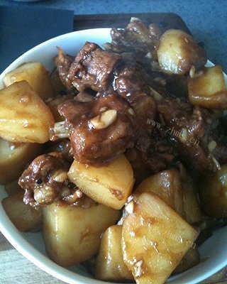土豆烧排骨