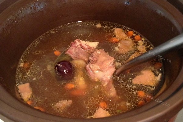 鸽子煲汤